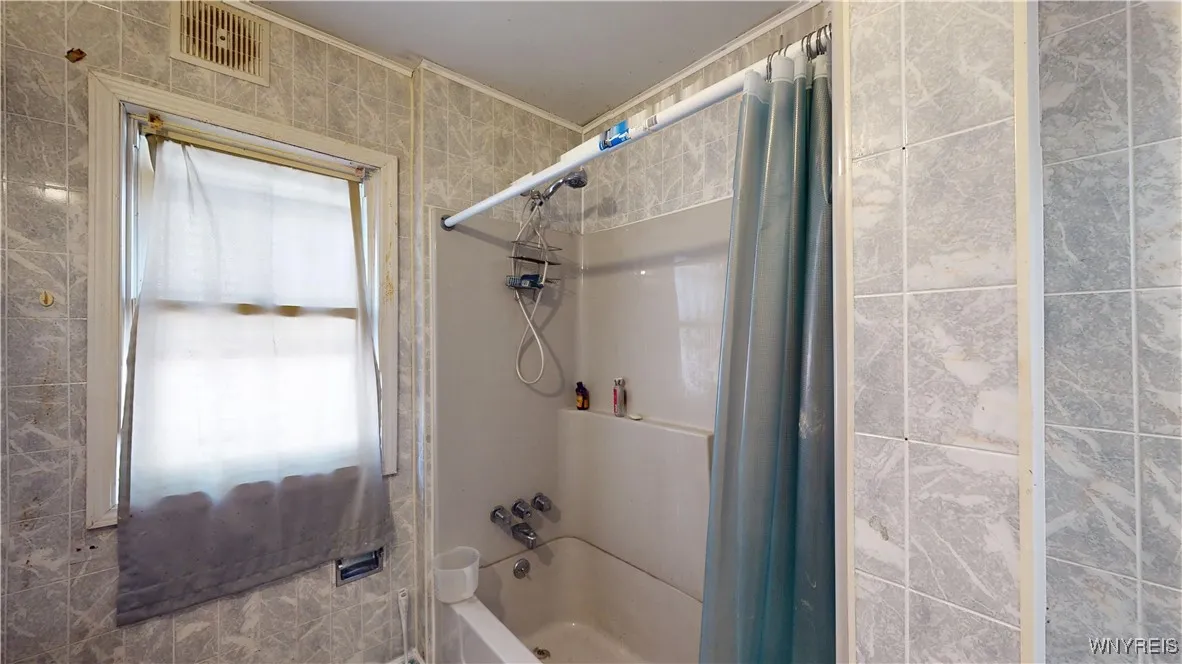 133 Freund Street, Buffalo, New York 14215, Buffalo, New York 14215, 3 Bedrooms Bedrooms, 5 Rooms Rooms,2 BathroomsBathrooms,Residential,For Sale,133 Freund Street, Buffalo, New York 14215,B1616802