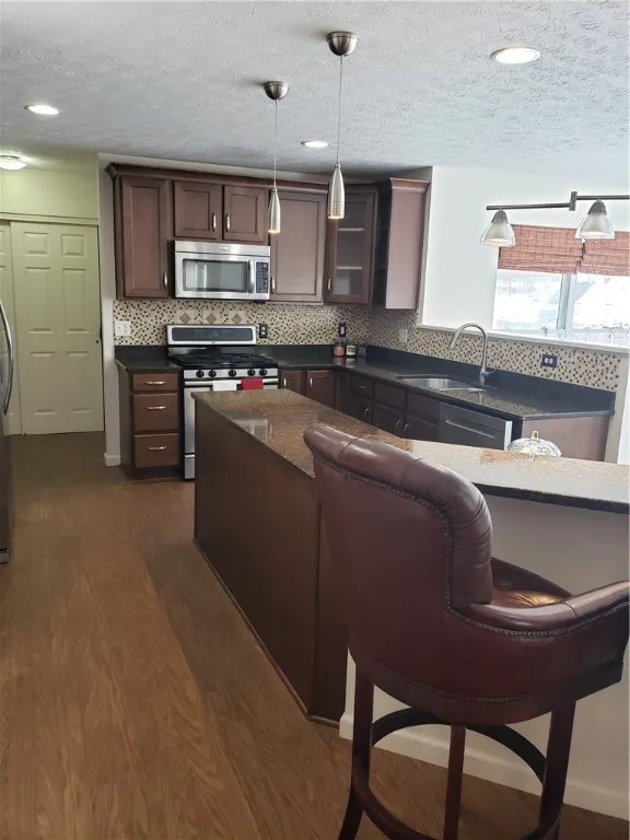 75 Haywards Heath, Henrietta, New York 14586, Henrietta, New York 14586, 4 Bedrooms Bedrooms, 8 Rooms Rooms,3 BathroomsBathrooms,Residential Lease,For Rent,75 Haywards Heath, Henrietta, New York 14586,R1614475