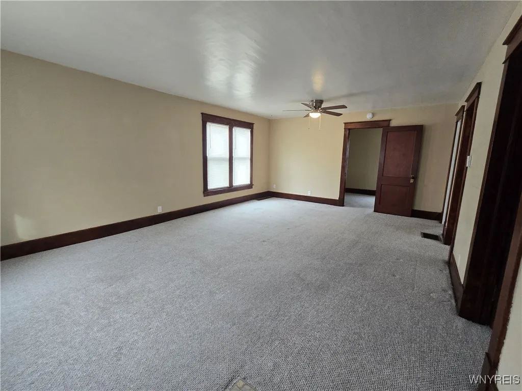 250 West Avenue, Lockport-city, New York 14094, Lockport-city, New York 14094, 1 Bedroom Bedrooms, 4 Rooms Rooms,1 BathroomBathrooms,Residential Lease,For Rent,250 West Avenue, Lockport-city, New York 14094,B1616849