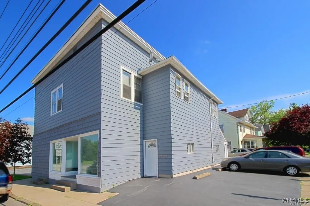 250 West Avenue, Lockport-city, New York 14094, Lockport-city, New York 14094, 1 Bedroom Bedrooms, 4 Rooms Rooms,1 BathroomBathrooms,Residential Lease,For Rent,250 West Avenue, Lockport-city, New York 14094,B1616849