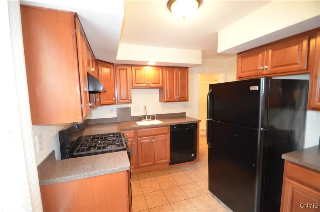 359 Green Street, Syracuse, New York 13203, Syracuse, New York 13203, 2 Bedrooms Bedrooms, 5 Rooms Rooms,1 BathroomBathrooms,Residential Lease,For Rent,359 Green Street, Syracuse, New York 13203,S1616640