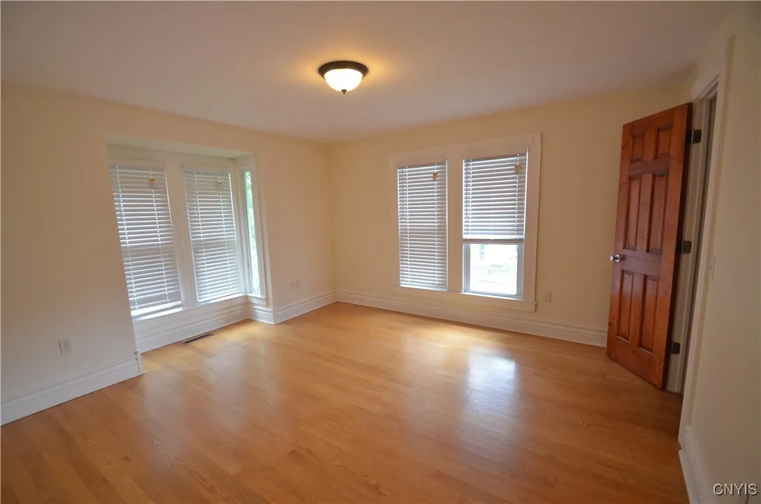 359 Green Street, Syracuse, New York 13203, Syracuse, New York 13203, 2 Bedrooms Bedrooms, 5 Rooms Rooms,1 BathroomBathrooms,Residential Lease,For Rent,359 Green Street, Syracuse, New York 13203,S1616640