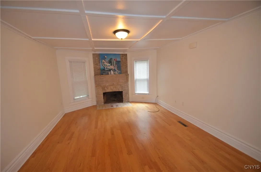 359 Green Street, Syracuse, New York 13203, Syracuse, New York 13203, 2 Bedrooms Bedrooms, 5 Rooms Rooms,1 BathroomBathrooms,Residential Lease,For Rent,359 Green Street, Syracuse, New York 13203,S1616640