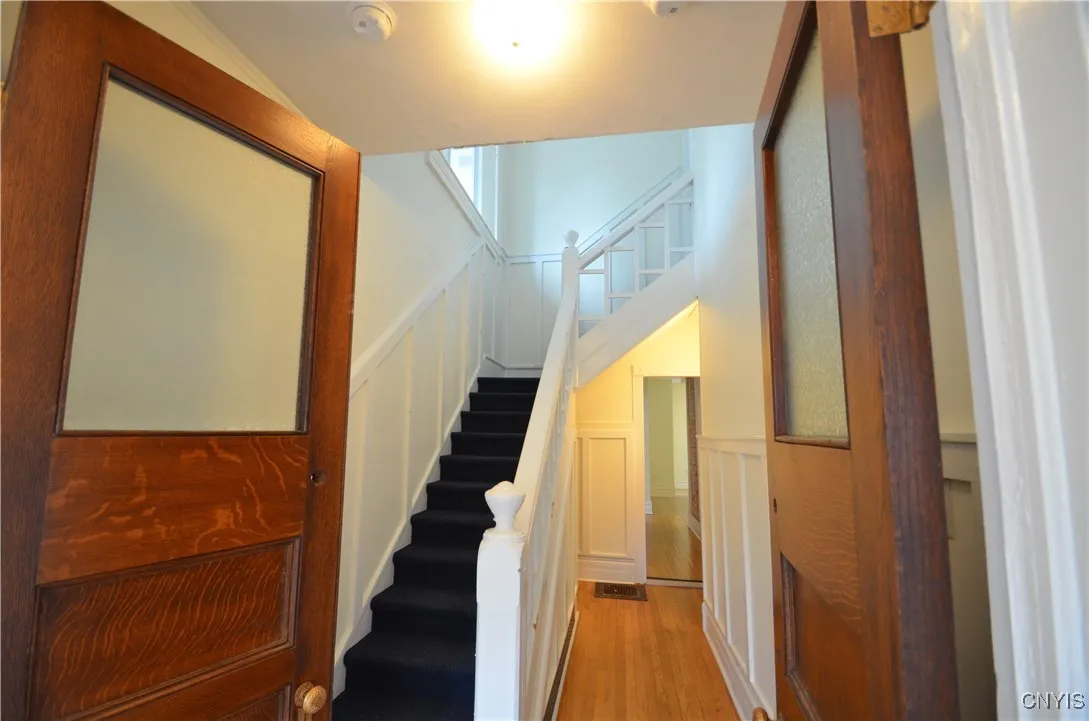 359 Green Street, Syracuse, New York 13203, Syracuse, New York 13203, 2 Bedrooms Bedrooms, 5 Rooms Rooms,1 BathroomBathrooms,Residential Lease,For Rent,359 Green Street, Syracuse, New York 13203,S1616640