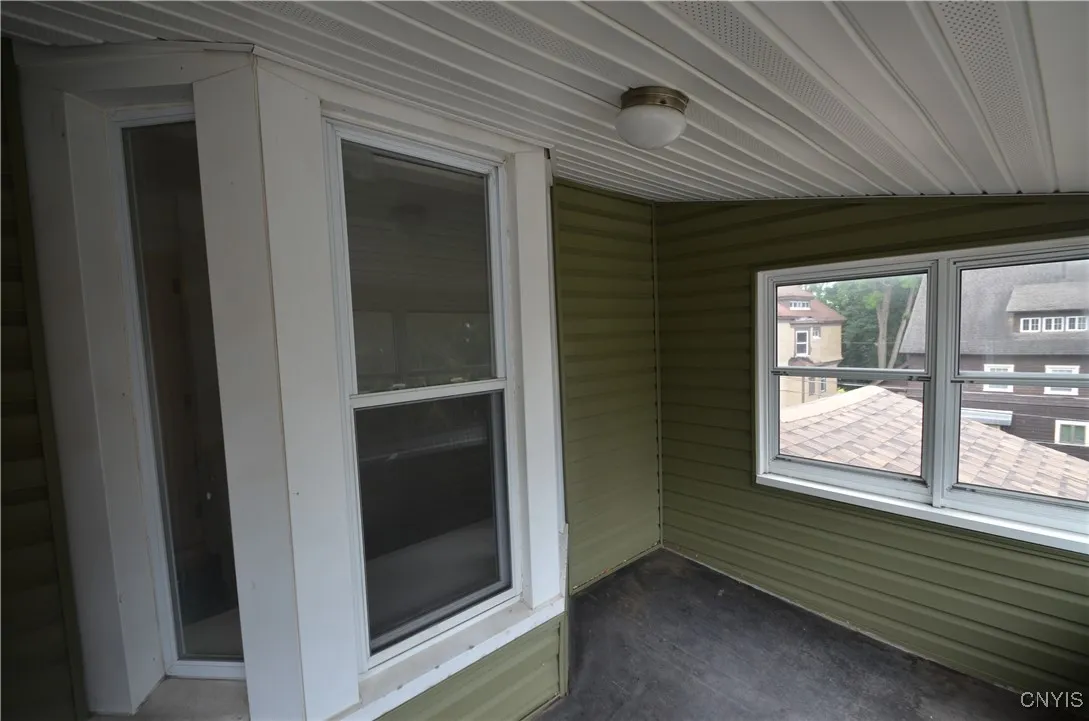 359 Green Street, Syracuse, New York 13203, Syracuse, New York 13203, 2 Bedrooms Bedrooms, 5 Rooms Rooms,1 BathroomBathrooms,Residential Lease,For Rent,359 Green Street, Syracuse, New York 13203,S1616640