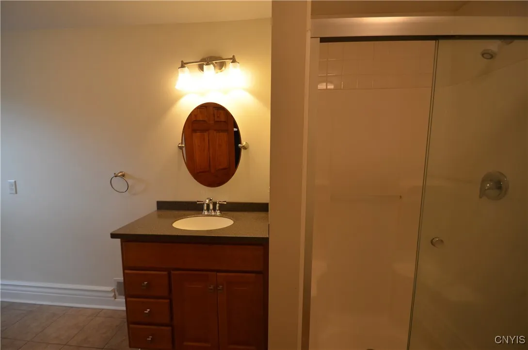 359 Green Street, Syracuse, New York 13203, Syracuse, New York 13203, 2 Bedrooms Bedrooms, 5 Rooms Rooms,1 BathroomBathrooms,Residential Lease,For Rent,359 Green Street, Syracuse, New York 13203,S1616640