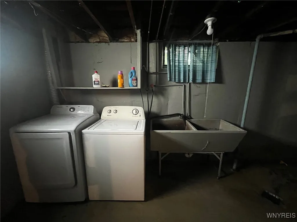 401 Ideal Street, Buffalo, New York 14206, Buffalo, New York 14206, 2 Bedrooms Bedrooms, 5 Rooms Rooms,1 BathroomBathrooms,Residential,Closed,401 Ideal Street, Buffalo, New York 14206,0,B1616909