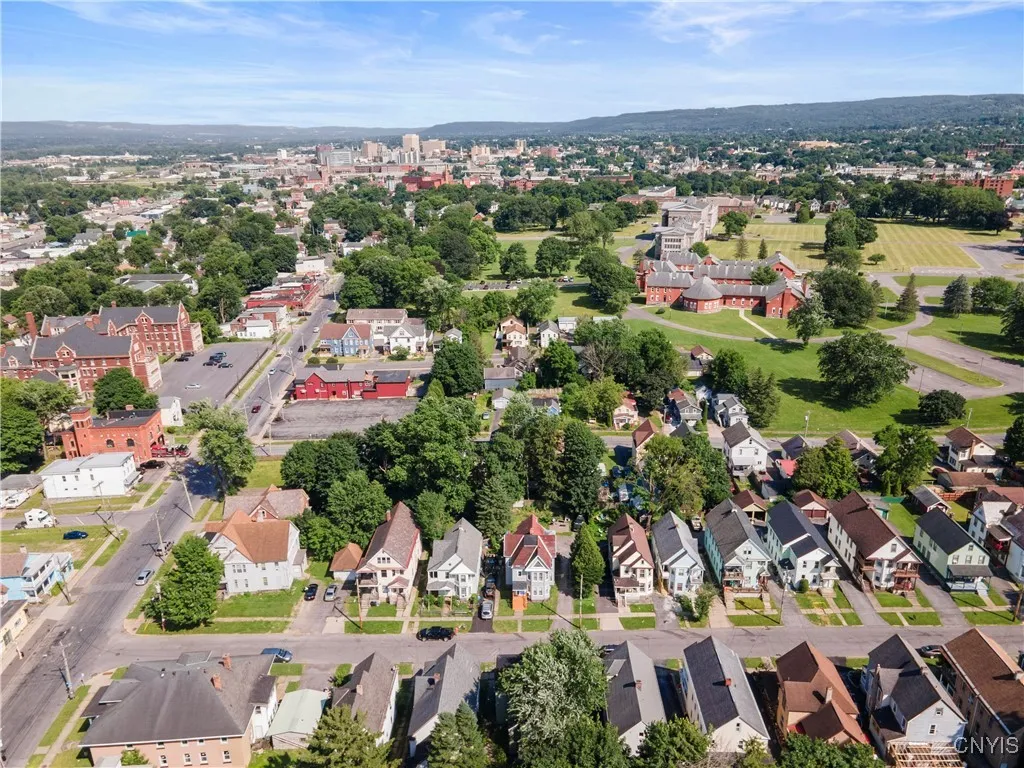 911 Brayton Park Place, Utica, New York 13502, Utica, New York 13502, 4 Bedrooms Bedrooms, ,2 BathroomsBathrooms,Residential,For Sale,911 Brayton Park Place, Utica, New York 13502,S1616915