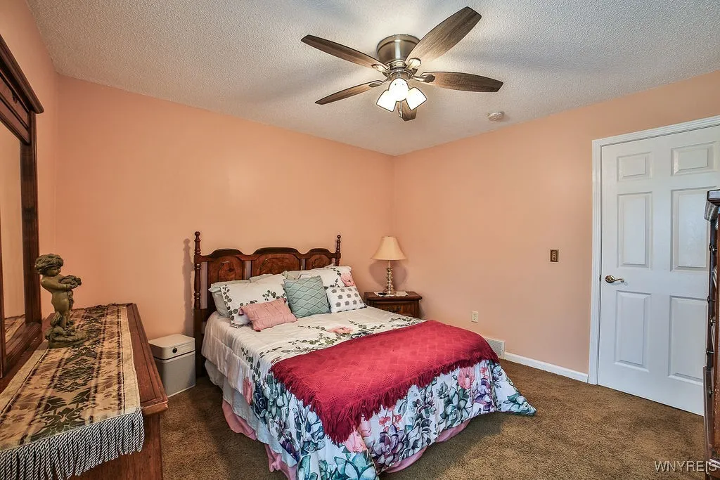 6850 Shawnee Road, Wheatfield, New York 14120, Wheatfield, New York 14120, 3 Bedrooms Bedrooms, 6 Rooms Rooms,3 BathroomsBathrooms,Residential,For Sale,6850 Shawnee Road, Wheatfield, New York 14120,B1611343