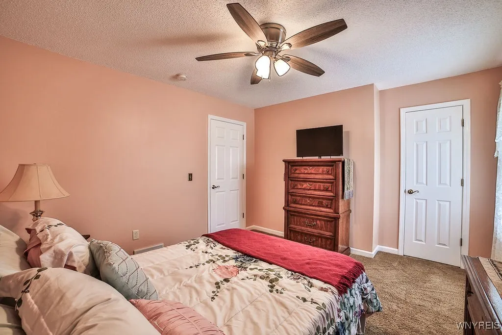 6850 Shawnee Road, Wheatfield, New York 14120, Wheatfield, New York 14120, 3 Bedrooms Bedrooms, 6 Rooms Rooms,3 BathroomsBathrooms,Residential,For Sale,6850 Shawnee Road, Wheatfield, New York 14120,B1611343