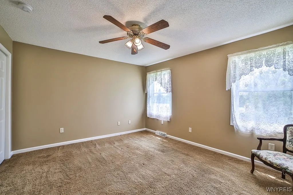 6850 Shawnee Road, Wheatfield, New York 14120, Wheatfield, New York 14120, 3 Bedrooms Bedrooms, 6 Rooms Rooms,3 BathroomsBathrooms,Residential,For Sale,6850 Shawnee Road, Wheatfield, New York 14120,B1611343