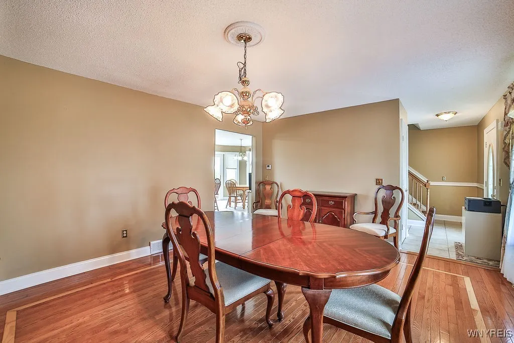 6850 Shawnee Road, Wheatfield, New York 14120, Wheatfield, New York 14120, 3 Bedrooms Bedrooms, 6 Rooms Rooms,3 BathroomsBathrooms,Residential,For Sale,6850 Shawnee Road, Wheatfield, New York 14120,B1611343