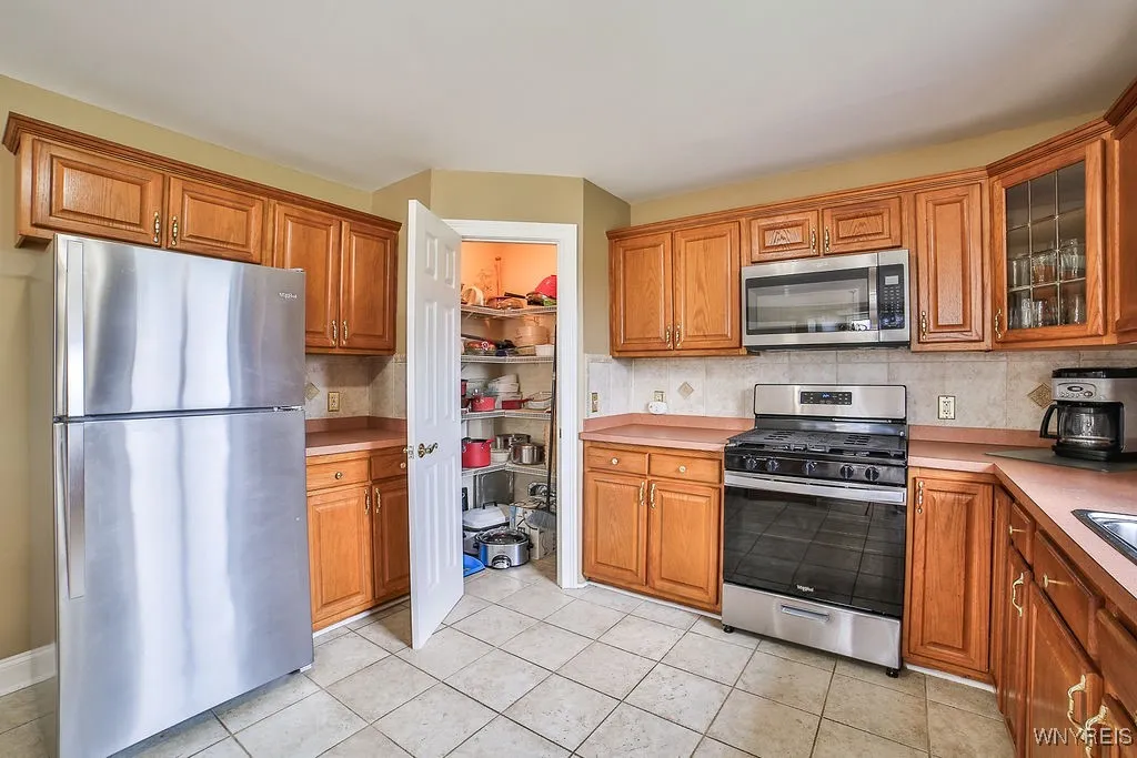 6850 Shawnee Road, Wheatfield, New York 14120, Wheatfield, New York 14120, 3 Bedrooms Bedrooms, 6 Rooms Rooms,3 BathroomsBathrooms,Residential,For Sale,6850 Shawnee Road, Wheatfield, New York 14120,B1611343