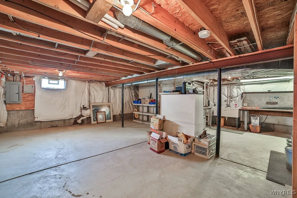 6850 Shawnee Road, Wheatfield, New York 14120, Wheatfield, New York 14120, 3 Bedrooms Bedrooms, 6 Rooms Rooms,3 BathroomsBathrooms,Residential,For Sale,6850 Shawnee Road, Wheatfield, New York 14120,B1611343