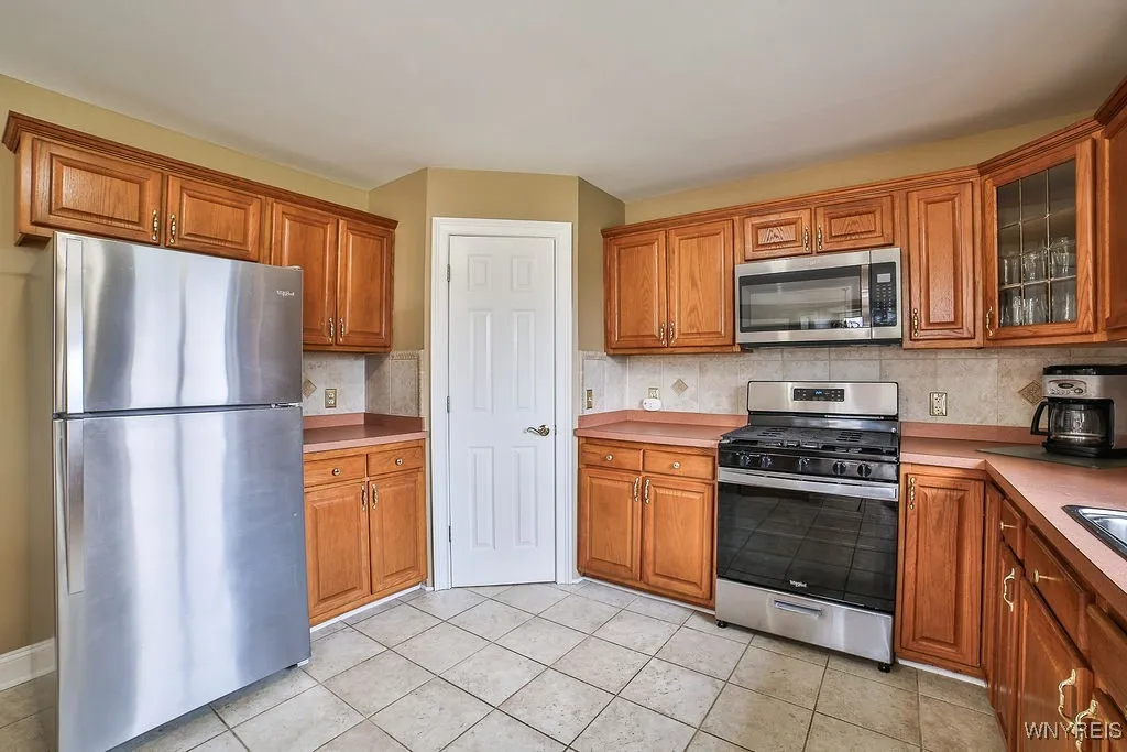 6850 Shawnee Road, Wheatfield, New York 14120, Wheatfield, New York 14120, 3 Bedrooms Bedrooms, 6 Rooms Rooms,3 BathroomsBathrooms,Residential,For Sale,6850 Shawnee Road, Wheatfield, New York 14120,B1611343