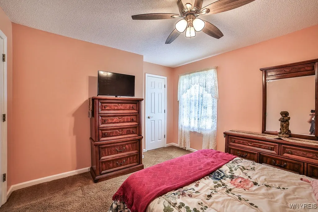 6850 Shawnee Road, Wheatfield, New York 14120, Wheatfield, New York 14120, 3 Bedrooms Bedrooms, 6 Rooms Rooms,3 BathroomsBathrooms,Residential,For Sale,6850 Shawnee Road, Wheatfield, New York 14120,B1611343