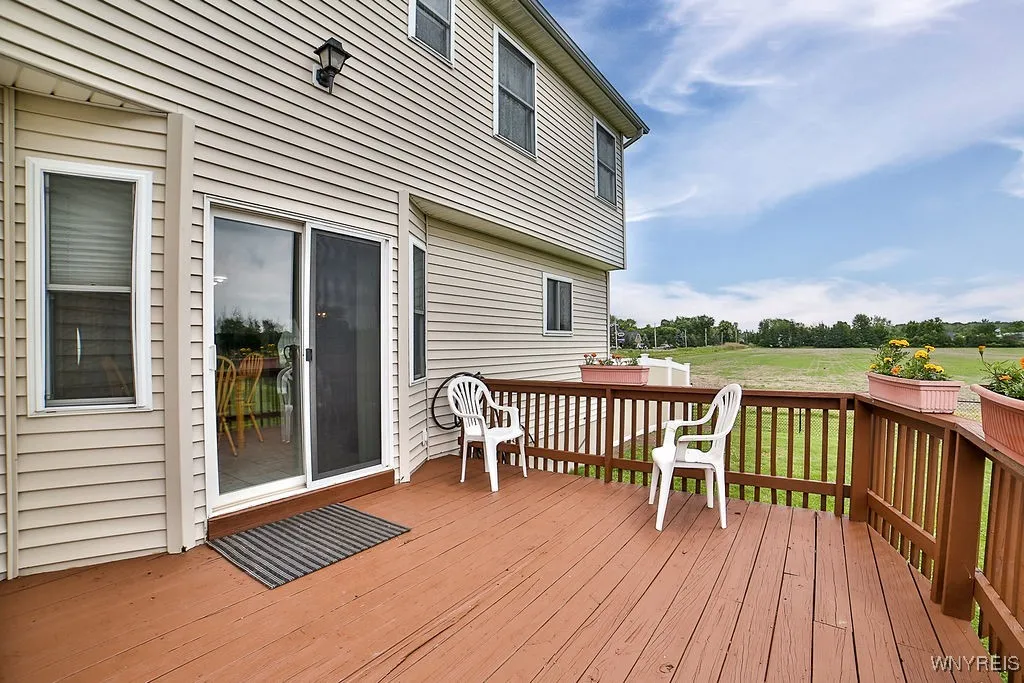 6850 Shawnee Road, Wheatfield, New York 14120, Wheatfield, New York 14120, 3 Bedrooms Bedrooms, 6 Rooms Rooms,3 BathroomsBathrooms,Residential,For Sale,6850 Shawnee Road, Wheatfield, New York 14120,B1611343