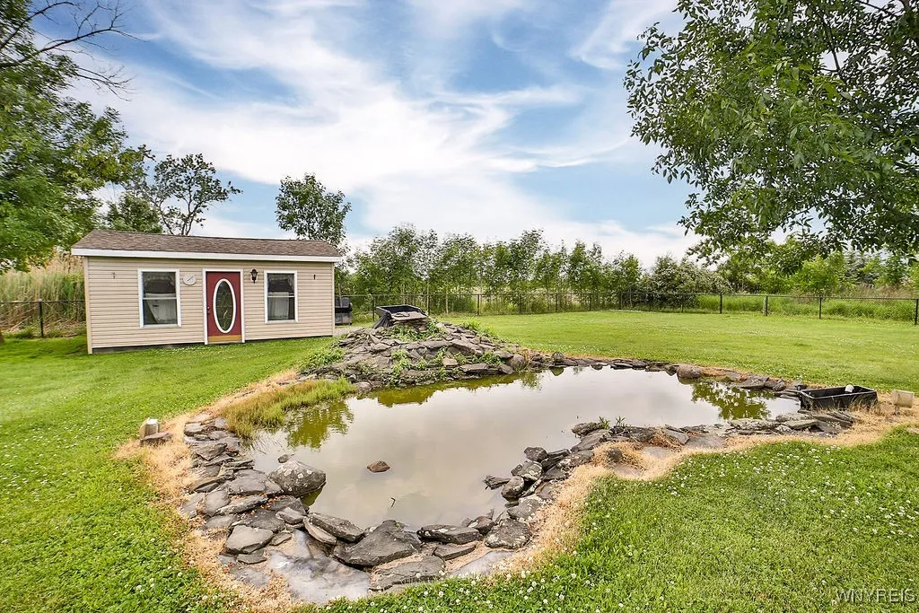 6850 Shawnee Road, Wheatfield, New York 14120, Wheatfield, New York 14120, 3 Bedrooms Bedrooms, 6 Rooms Rooms,3 BathroomsBathrooms,Residential,For Sale,6850 Shawnee Road, Wheatfield, New York 14120,B1611343