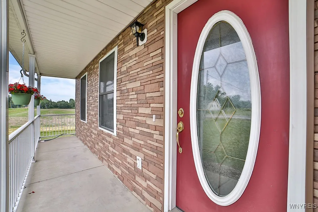 6850 Shawnee Road, Wheatfield, New York 14120, Wheatfield, New York 14120, 3 Bedrooms Bedrooms, 6 Rooms Rooms,3 BathroomsBathrooms,Residential,For Sale,6850 Shawnee Road, Wheatfield, New York 14120,B1611343