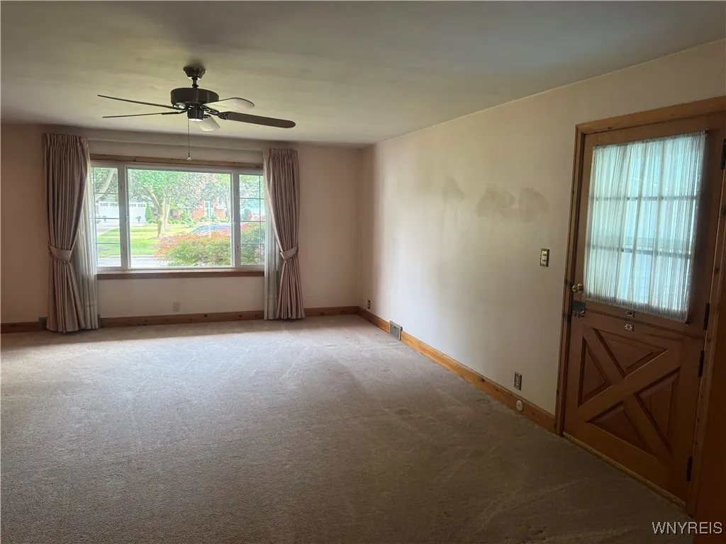 8946 Rivershore Drive, Niagara Falls, New York 143, Niagara Falls, New York 14304, 3 Bedrooms Bedrooms, 7 Rooms Rooms,1 BathroomBathrooms,Residential Lease,Closed,8946 Rivershore Drive, Niagara Falls, New York 143,B1614990
