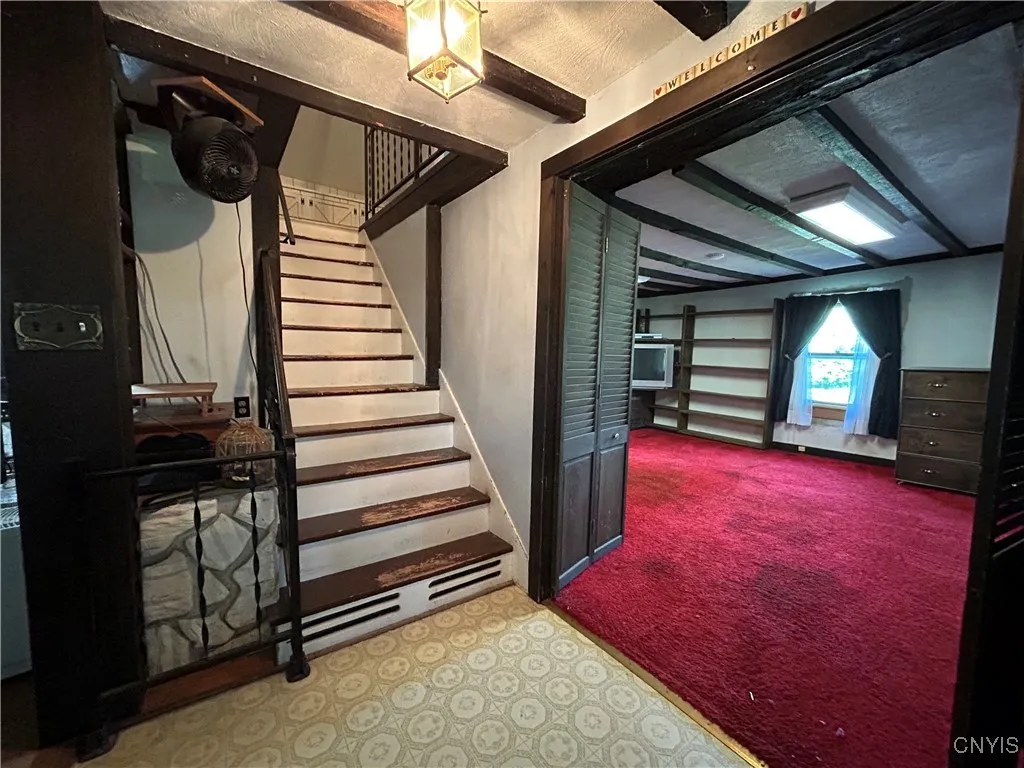 Entry Hall/ Foyer
