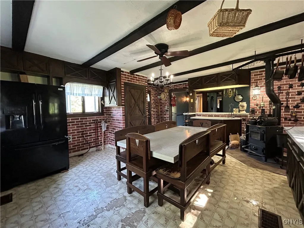 The brick gives so much charm!