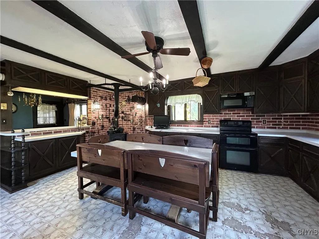 The stunning kitchen!