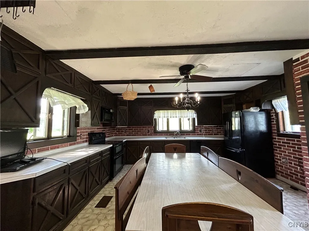 Plenty of stunning cabinets
