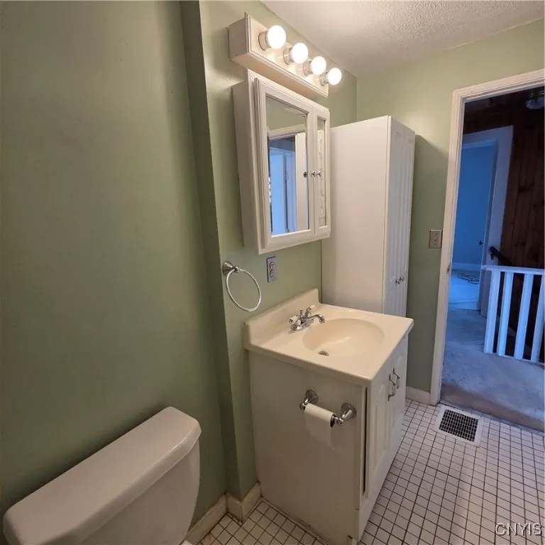 Upstairs Full Bath