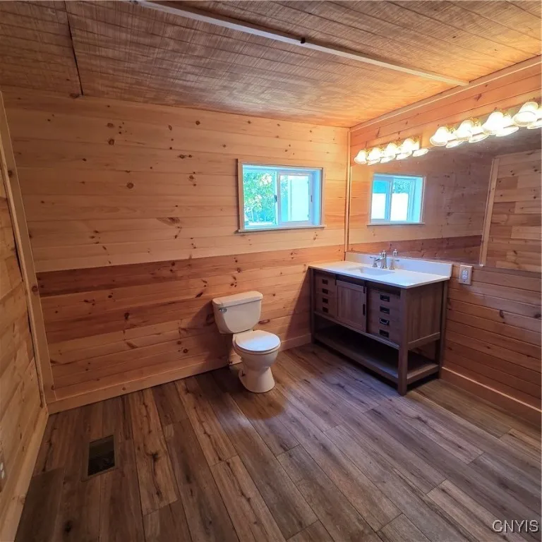 Half bath/laundry Room. 1st floor.