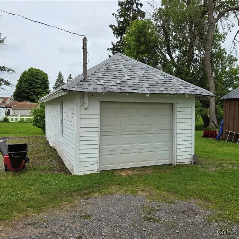Detached Garage