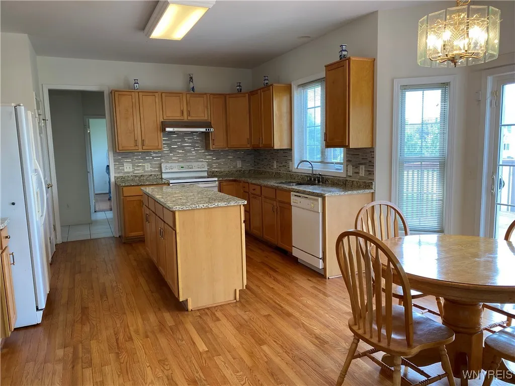 16 Post Side Lane, Pittsford, New York 14534, Pittsford, New York 14534, 5 Bedrooms Bedrooms, 9 Rooms Rooms,2 BathroomsBathrooms,Residential,For Sale,16 Post Side Lane, Pittsford, New York 14534,B1616888