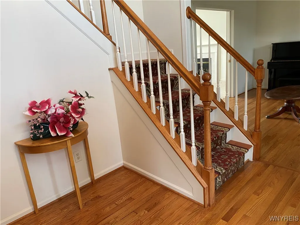 16 Post Side Lane, Pittsford, New York 14534, Pittsford, New York 14534, 5 Bedrooms Bedrooms, 9 Rooms Rooms,2 BathroomsBathrooms,Residential,For Sale,16 Post Side Lane, Pittsford, New York 14534,B1616888