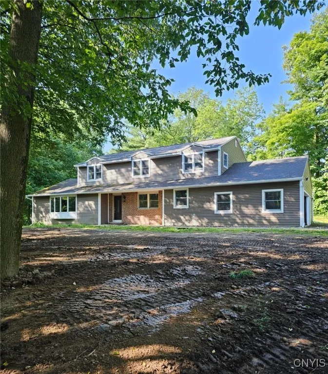 2790 Falls Road, Marcellus, New York 13108, Marcellus, New York 13108, 4 Bedrooms Bedrooms, 10 Rooms Rooms,2 BathroomsBathrooms,Residential,For Sale,2790 Falls Road, Marcellus, New York 13108,S1616965