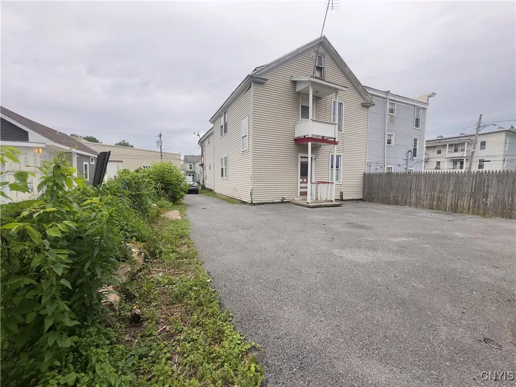 803 3rd Avenue, Utica, New York 13501, Utica, New York 13501, 6 Bedrooms Bedrooms, ,2 BathroomsBathrooms,Residential,For Sale,803 3rd Avenue, Utica, New York 13501,S1615623