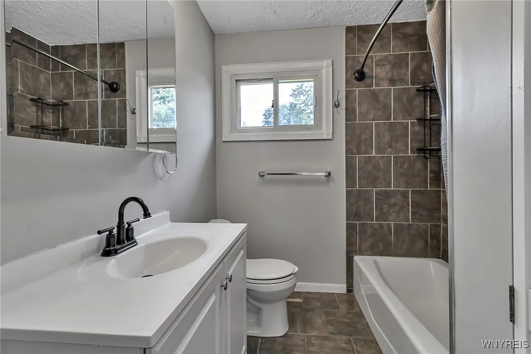 99 Fairview Drive, Cheektowaga, New York 14043, Cheektowaga, New York 14043, 5 Bedrooms Bedrooms, 11 Rooms Rooms,2 BathroomsBathrooms,Residential,For Sale,99 Fairview Drive, Cheektowaga, New York 14043,B1616765
