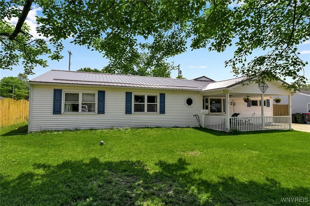 99 Fairview Drive, Cheektowaga, New York 14043, Cheektowaga, New York 14043, 5 Bedrooms Bedrooms, 11 Rooms Rooms,2 BathroomsBathrooms,Residential,For Sale,99 Fairview Drive, Cheektowaga, New York 14043,B1616765