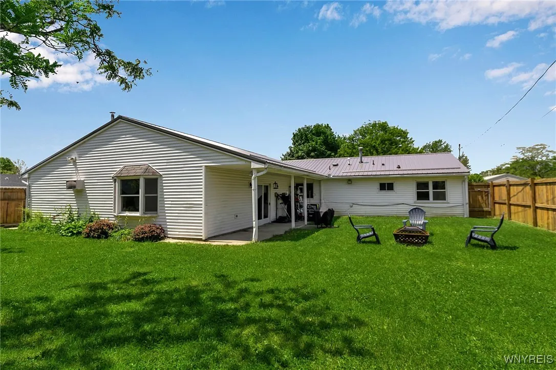 99 Fairview Drive, Cheektowaga, New York 14043, Cheektowaga, New York 14043, 5 Bedrooms Bedrooms, 11 Rooms Rooms,2 BathroomsBathrooms,Residential,For Sale,99 Fairview Drive, Cheektowaga, New York 14043,B1616765