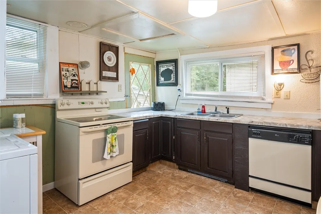 6964 13 Fillmore Avenue, Castile, New York 14427, Castile, New York 14549, 3 Bedrooms Bedrooms, 6 Rooms Rooms,1 BathroomBathrooms,Residential,For Sale,6964 13 Fillmore Avenue, Castile, New York 14427,R1616984