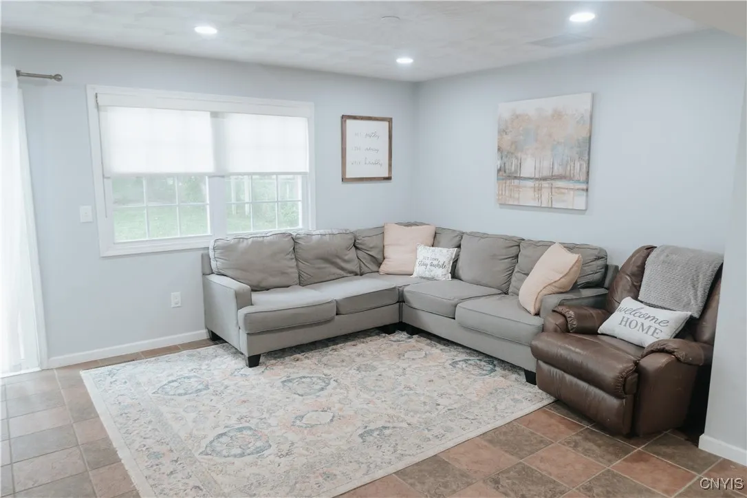415 Van Dyke Road, Utica, New York 13502, Utica, New York 13502, 3 Bedrooms Bedrooms, 6 Rooms Rooms,1 BathroomBathrooms,Residential,For Sale,415 Van Dyke Road, Utica, New York 13502,S1613723
