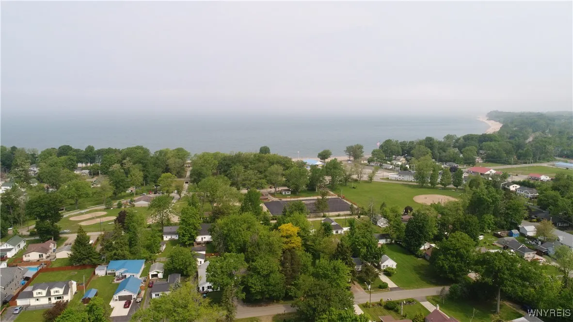 595 Seneca Road, Evans, New York 14006, Evans, New York 14006, 3 Bedrooms Bedrooms, 6 Rooms Rooms,2 BathroomsBathrooms,Residential,For Sale,595 Seneca Road, Evans, New York 14006,B1616842