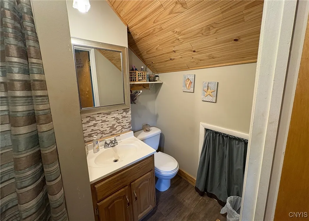 Main Bedroom with Bathroom