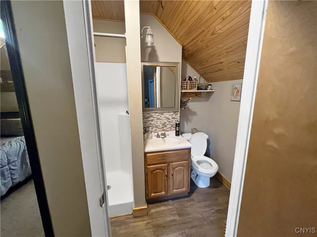 Main Bedroom with Bathroom