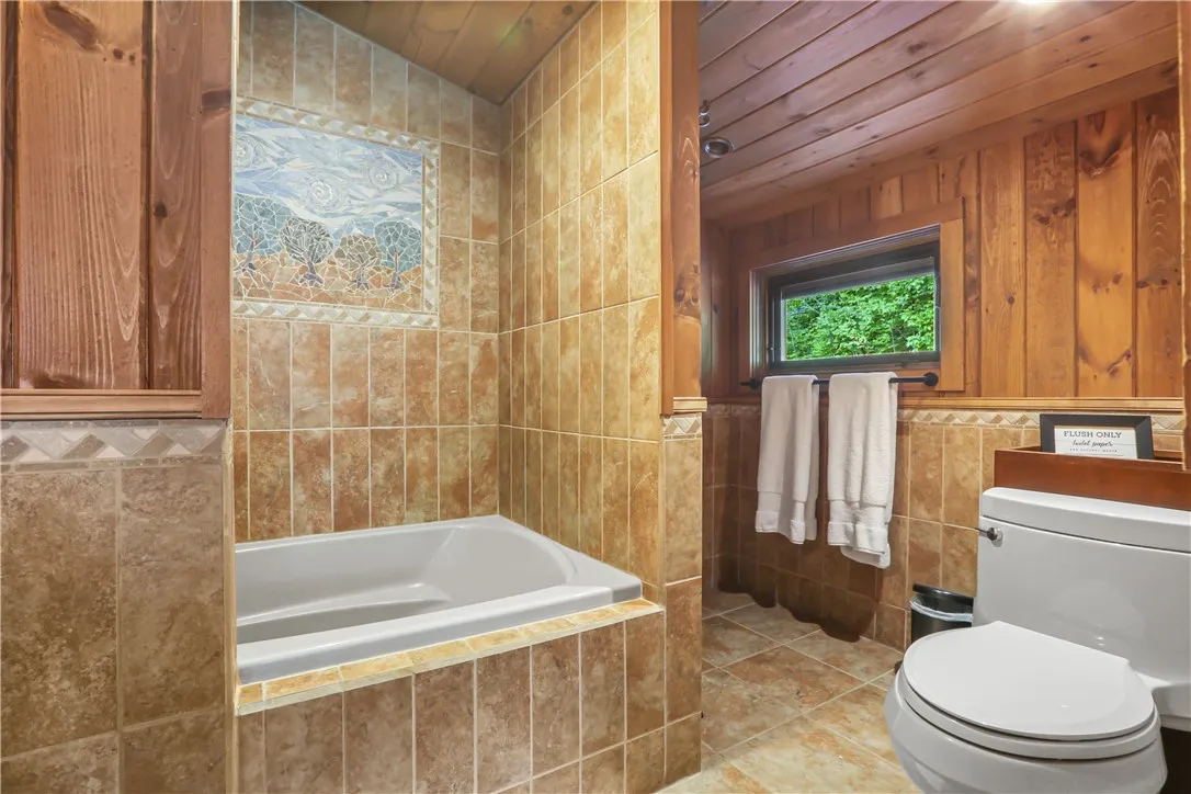 5561 Logan Lane, Canandaigua-town, New York 14424, Canandaigua Town, New York 14424, 5 Bedrooms Bedrooms, 8 Rooms Rooms,4 BathroomsBathrooms,Residential,For Sale,5561 Logan Lane, Canandaigua-town, New York 14424,R1615602