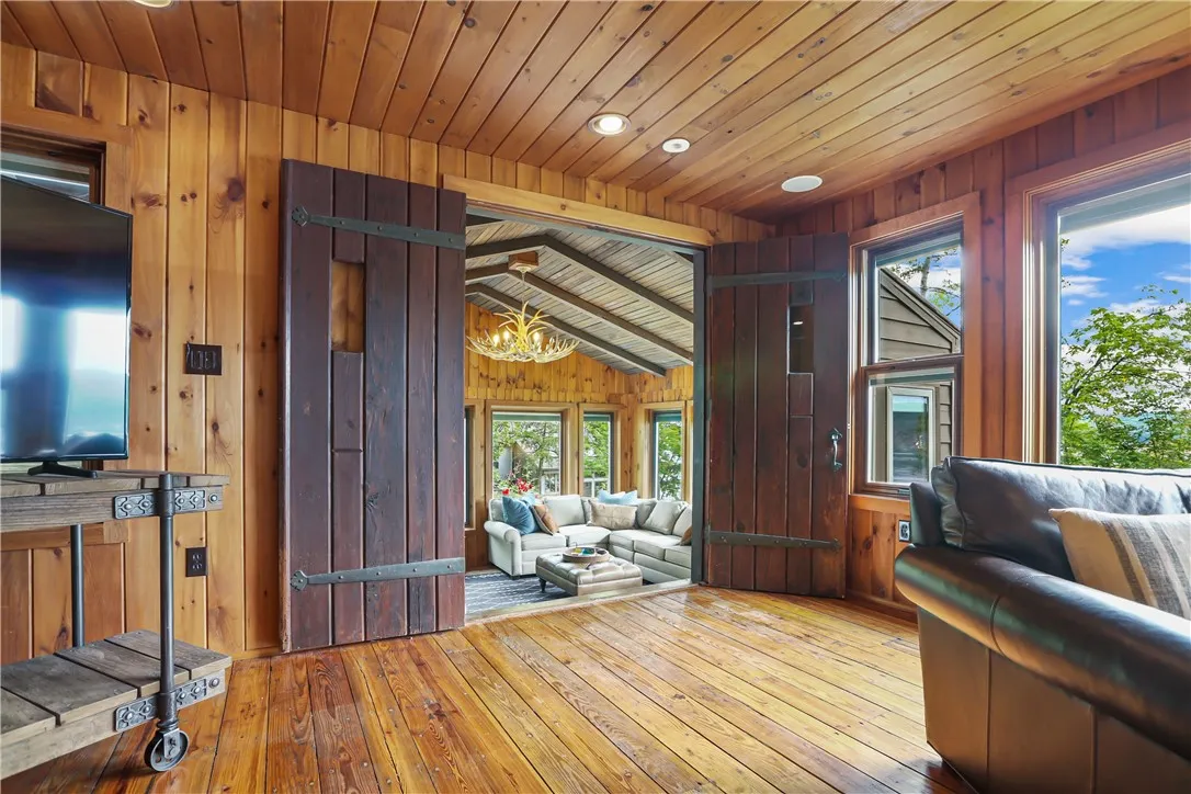 5561 Logan Lane, Canandaigua-town, New York 14424, Canandaigua Town, New York 14424, 5 Bedrooms Bedrooms, 8 Rooms Rooms,4 BathroomsBathrooms,Residential,For Sale,5561 Logan Lane, Canandaigua-town, New York 14424,R1615602