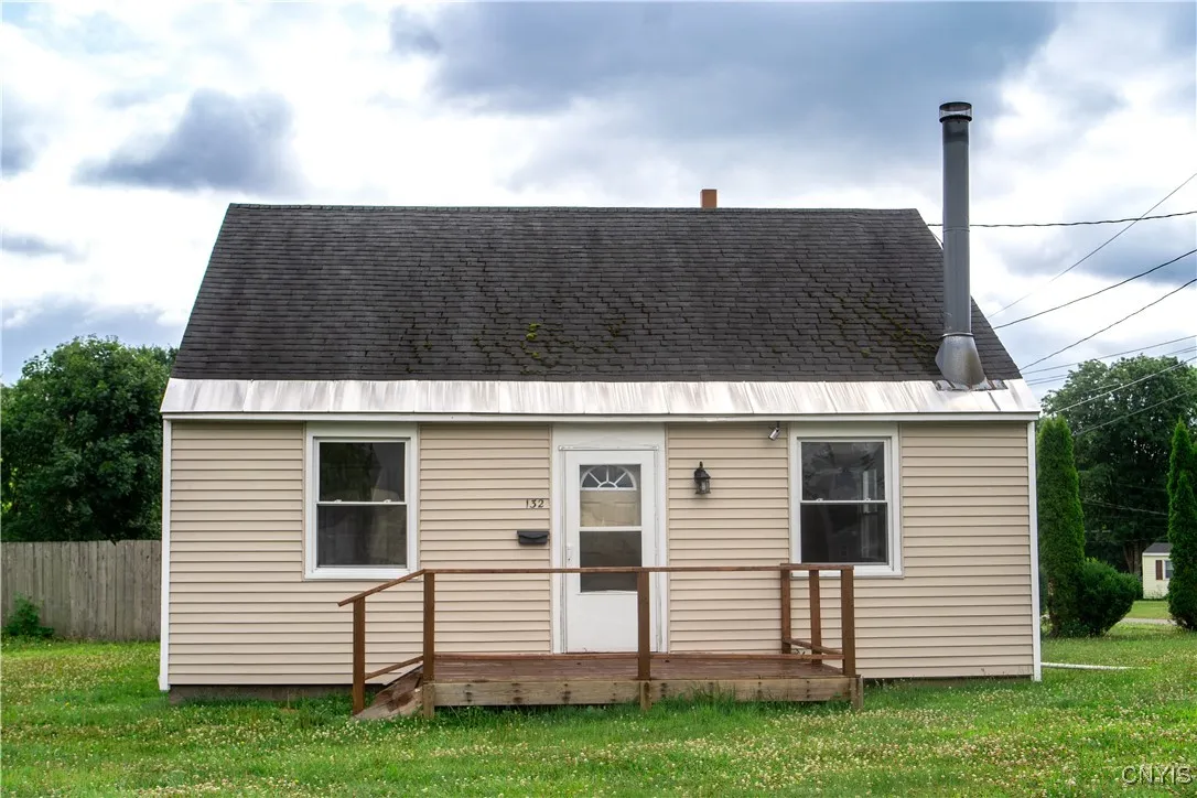 132 Crossgates Road, Rome-inside, New York 13440, Rome, New York 13440, 3 Bedrooms Bedrooms, 8 Rooms Rooms,1 BathroomBathrooms,Residential,For Sale,132 Crossgates Road, Rome-inside, New York 13440,S1614871