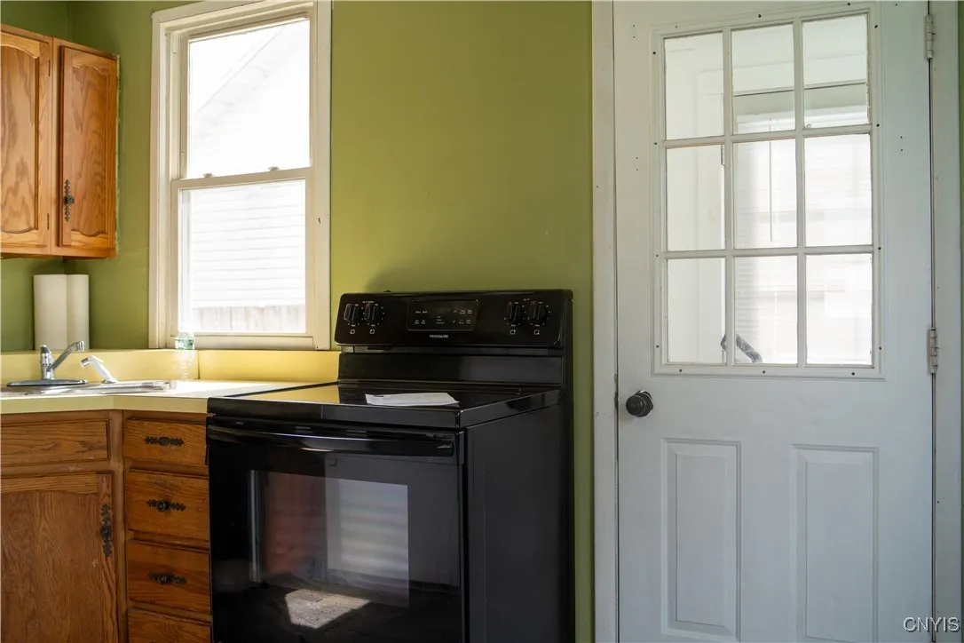 132 Crossgates Road, Rome-inside, New York 13440, Rome, New York 13440, 3 Bedrooms Bedrooms, 8 Rooms Rooms,1 BathroomBathrooms,Residential,For Sale,132 Crossgates Road, Rome-inside, New York 13440,S1614871
