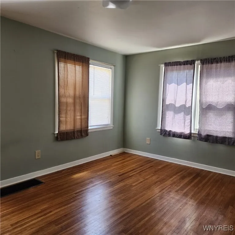 526 Capen Boulevard, Amherst, New York 14226, Amherst, New York 14226, 3 Bedrooms Bedrooms, 6 Rooms Rooms,1 BathroomBathrooms,Residential,For Sale,526 Capen Boulevard, Amherst, New York 14226,B1616897