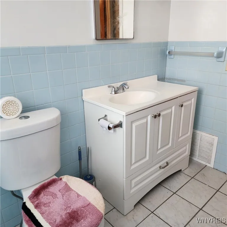 526 Capen Boulevard, Amherst, New York 14226, Amherst, New York 14226, 3 Bedrooms Bedrooms, 6 Rooms Rooms,1 BathroomBathrooms,Residential,For Sale,526 Capen Boulevard, Amherst, New York 14226,B1616897