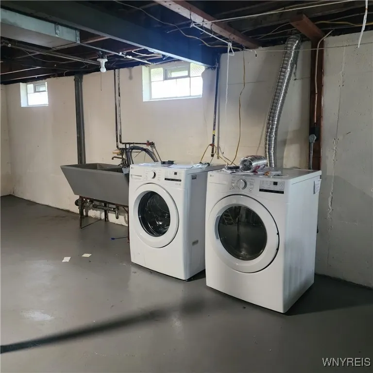 526 Capen Boulevard, Amherst, New York 14226, Amherst, New York 14226, 3 Bedrooms Bedrooms, 6 Rooms Rooms,1 BathroomBathrooms,Residential,For Sale,526 Capen Boulevard, Amherst, New York 14226,B1616897